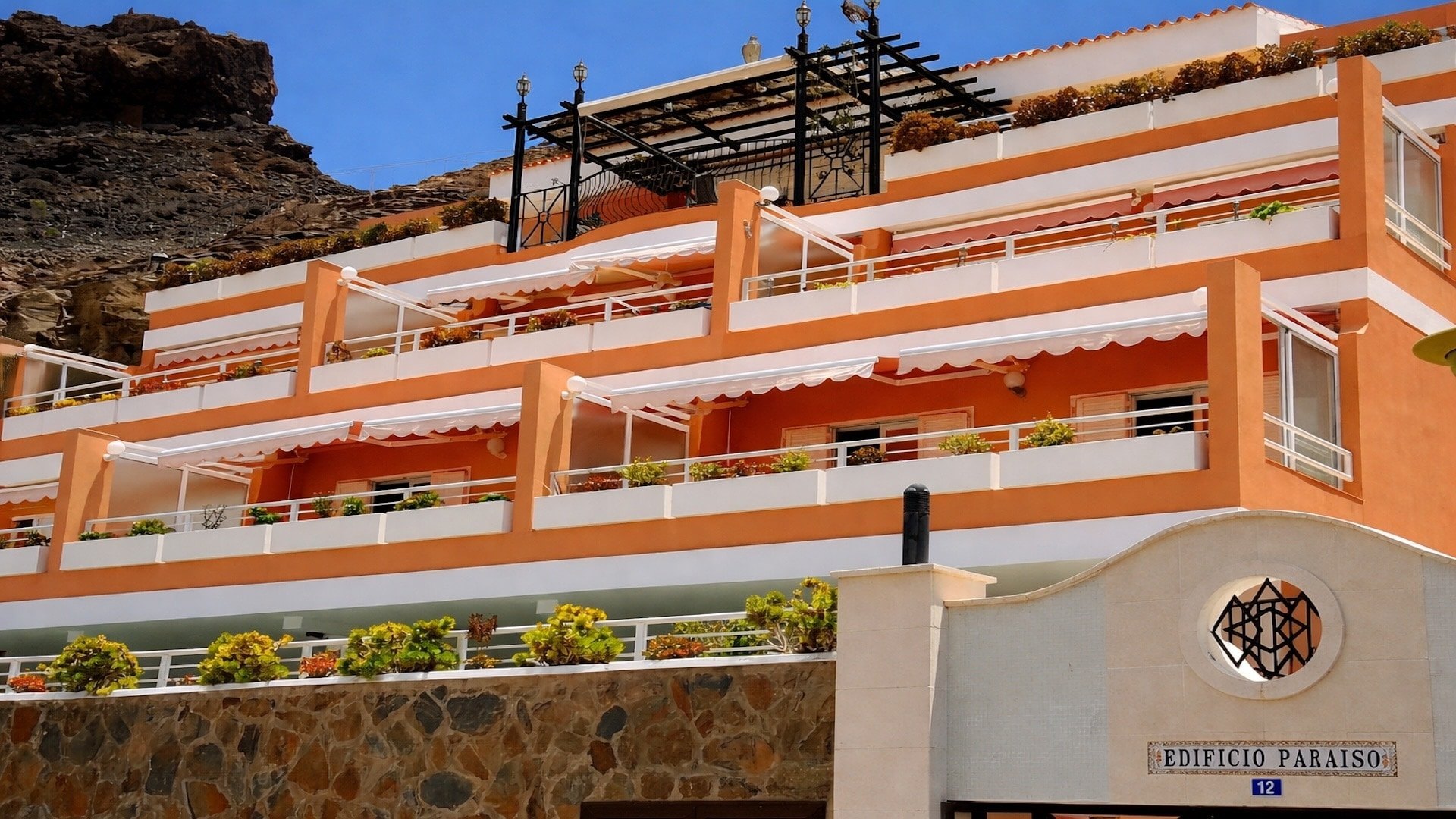 Complex Paraiso